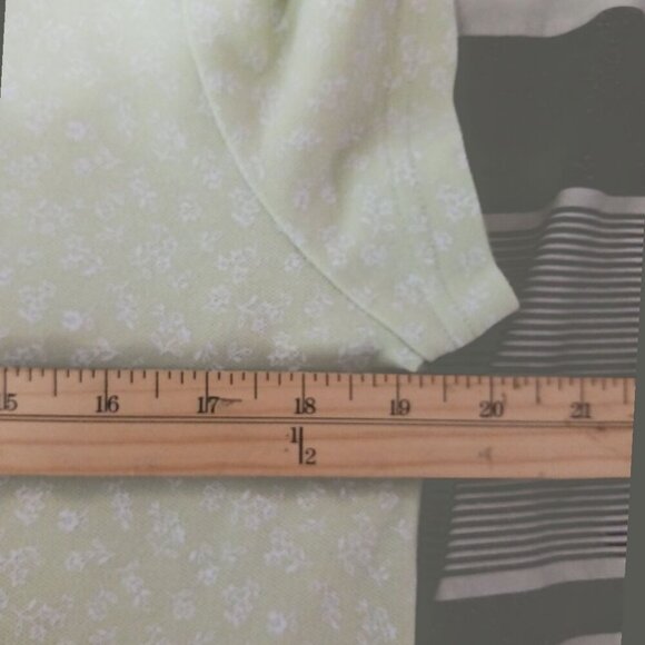 Basic Editions Womens Light Green Floral Polo Shirt Size Large - Picture 8 of 11